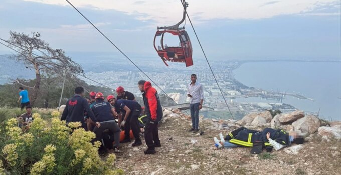 Antalya’da teleferikte ailesiyle mahsur kalan makine teknisyeni: Kazadan 10 dakika önce arayıp uyarmıştım