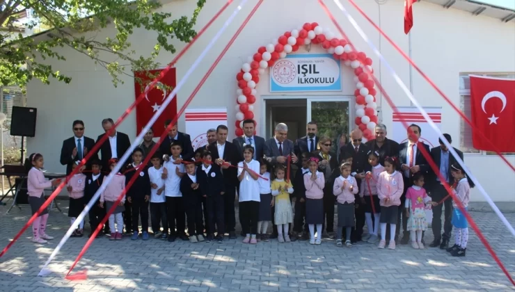 İstanbullu hayırsever çift, Adıyaman’ın Kahta ilçesinde 2 derslikli ilkokul yaptırdı